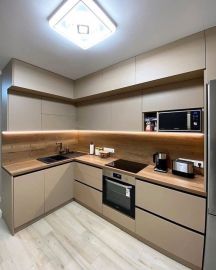 Кухня угловая в 2 яруса