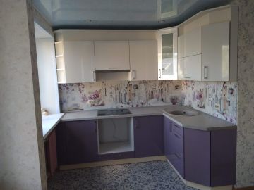 Кухня с фасадами из пластика